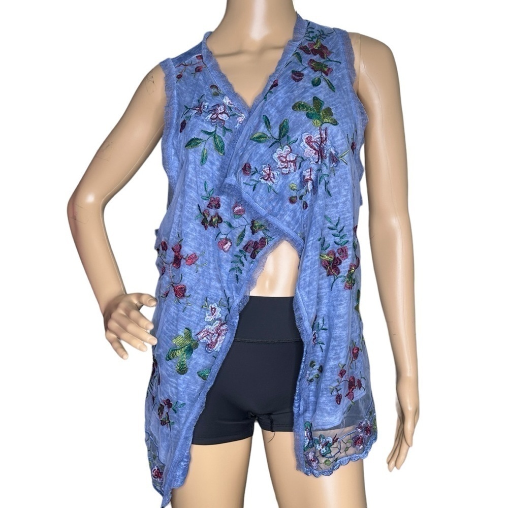 LOLA embroidered open vest NWT